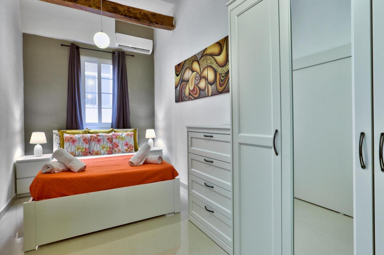 Charming Valletta 1 Bedroom Apartment Off Republic Street Sleeps 4 エクステリア 写真
